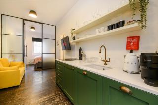 The Cheeky Hideaway-Borough- by Frankie Says - Londra - 4