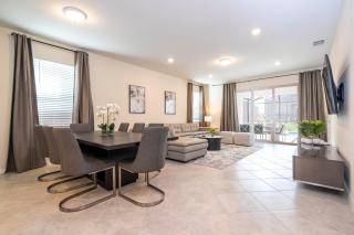 Themed 7 BD Retreat with pool and Game room 16233 - 6