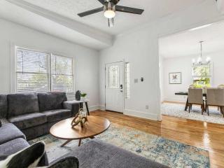 Spacious Home Near Zoo Atlanta l Sleeps 12 Includ - Atlanta - 4