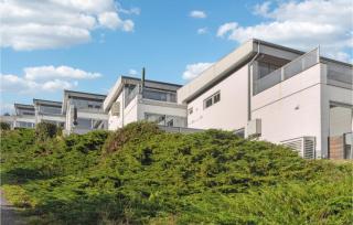 2 Bedroom Nice Apartment In Allinge - Allinge - 2