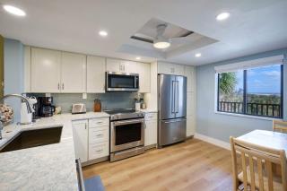 Loggerhead 523 - Beachfront Residence at Loggerhead Cay with Vaulted Ceilings - 4