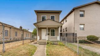Suburban Hot Tub Oasis near OSU & Short North - Columbus - 2