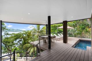 5-BD Beachfront, Ocean-View Hillside Home - 5