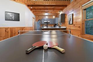 Couples Cabin In Gatlinburg - 3 Miles To Downtown - Gatlinburg - 4