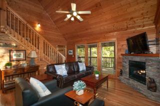 Bears Corner w/ Hot Tub, Arcade & Community Pool! - Gatlinburg - 7