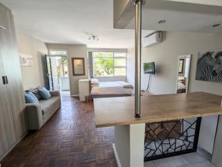 Modern Studio with Balcony & Parking in Gardens - Città del Capo - 0