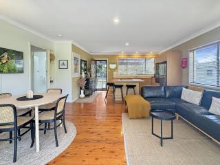 Pet-Friendly 2-Bed Beach House with Garden & BBQ - Surf Beach - 8