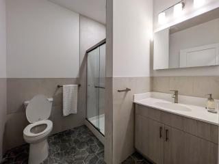 213 Brand New 3 Bedroom 2 Bath 1 Full Kit 1 Liv - 2