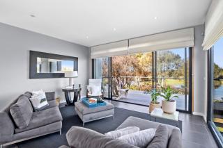 Luxury Sands Golf Escape with Pool and Views - Torquay - 8