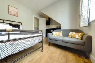 The Willow - Studio 14 - 2