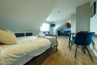 The Willow - Studio 15 - Bristol - 5