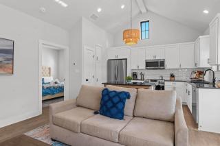 Eagle's Landing - Couples getaway with Hot Tub - Fredericksburg - 3