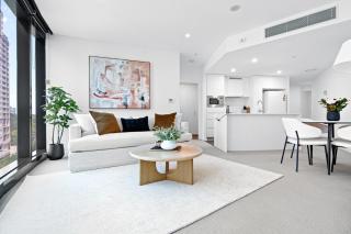 CBD High-Rise 1-Bed with Pool, Gym & View - Brisbane - 0