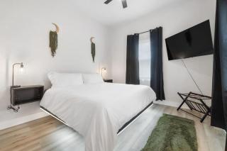 The Lantana Leisure - A Lavish Central Vibe - 8