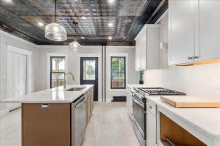 Charming Newly Renovated House Next Door to Track - Saratoga Springs - 7