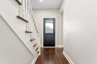 Charming Newly Renovated House Next Door to Track - Saratoga Springs - 3