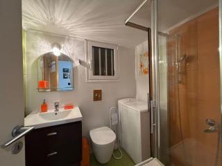 Downtown Pagrati Modern Apt - Atene - 3
