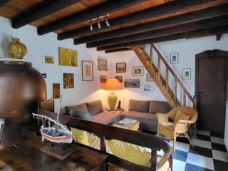 Renovated 12th-century chapel fully equipped for 6 - 3