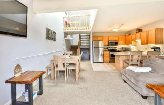 Spacious 3 BR Condo Steps Away From Slopes - Hunter - 4