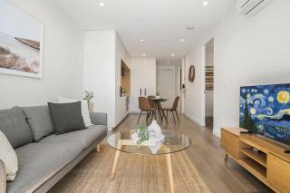 Fabulous 1-Bed with Pool and Private Courtyard DUPLICATE - Melbourne - 4