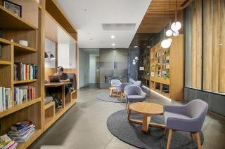 Fabulous 1-Bed with Pool and Private Courtyard DUPLICATE - Melbourne - 5