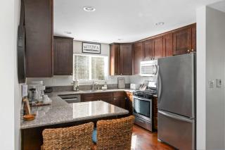 Family Oasis with Hot Tub and Dedicated Workspace - San Diego - 8