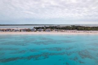 Biminis Beachfront Dream Villa - Bailey Town - 4