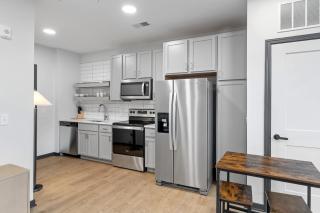 CozySuites Mass with parking lounge & roof deck #40 - 4