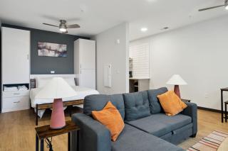 CozySuites Mass with parking lounge & roof deck #38 - Indianápolis - 0