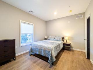 313 brand new 3 bedroom 2 bath - - 5