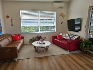 Private Hideaway with Beach & Marina Access - Waikawa - 1