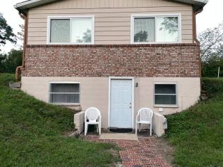 2 Bedrooms Basement Apartment - Tallahassee - 9