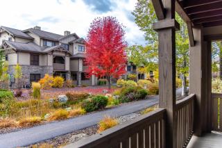 Scenic Escape with Premium Amenities Close to Trails Dining and Slopes - 1