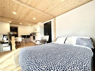 L'Escapade Champlain - 2 Min Falls - Free Parking - 5