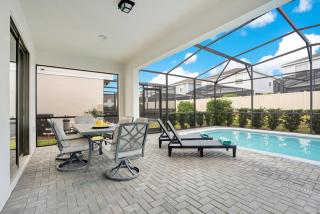 Beautiful Family Retreat in Windsor at Westside - 2