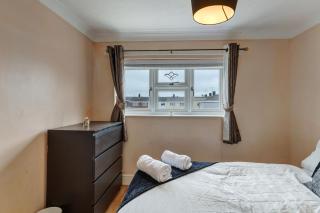 Impeccable 3-Bed House in Basildon - Basildon - 3