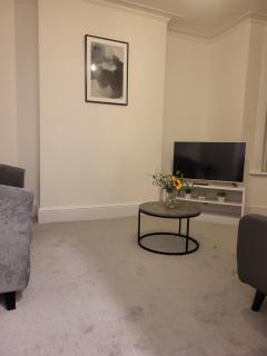 Spacious Coastal Home - Kent - 4