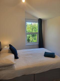 Spacious Coastal Home - Kent - 3