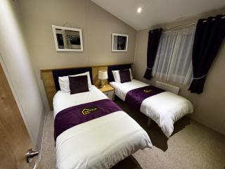 Meadows 33 Hot tub - Southview Holiday Park - Skegness - 4