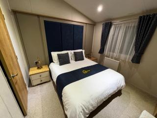 Meadows 33 Hot tub - Southview Holiday Park - Skegness - 1
