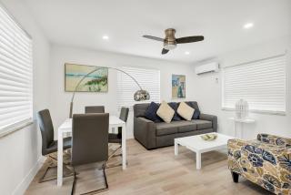 ULTRA spacious apartment steps from the beach - Hollywood - 0