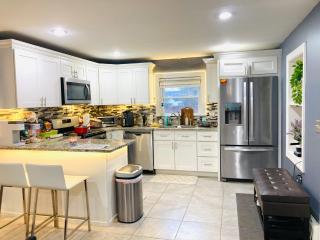 RI Full House - Gym, Entertain & More - Cranston - 6