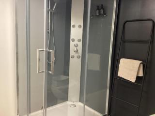 Appartement rénové place du Palais avec parking - Bordeaux - 1