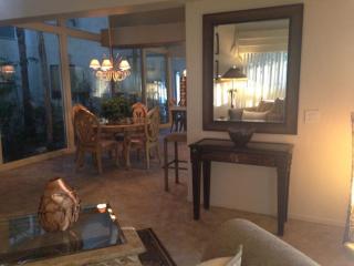 Tropical Condo in South Palm Desert Requires 28 Night Minimum Stay - Palm Desert - 4