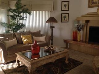 Tropical Condo in South Palm Desert Requires 28 Night Minimum Stay - Palm Desert - 1