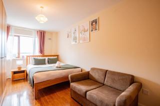 Atalia View PentHouse with Balcony - Galway - 9