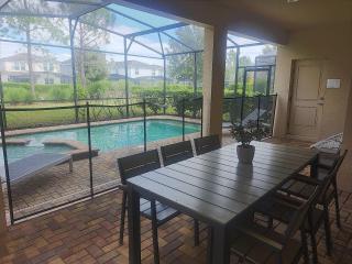 Spacious 6BR/5BA w/Private Pool in Solterra Resort - Davenport - 4