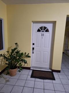 Chateau Central at Sunbury Apts - Kingston - 0