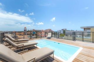 Ocean View 2BR, Palm Beach Strip - 8
