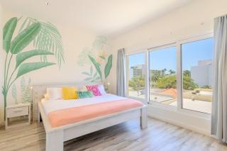 Luxury Ocean Views Condo in Palm Beach - 4